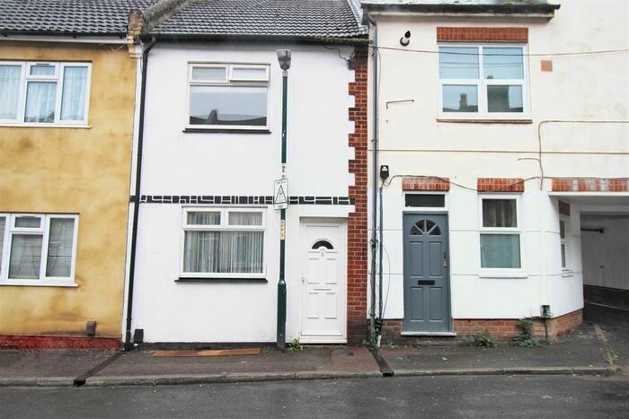 3 Bedroom Property To Rent In Grove Road, Chatham, ME4