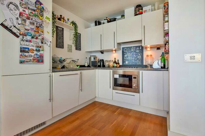 2 Bedroom Apartment To Rent In Nv Buildings, The Quays, Salford, M50
