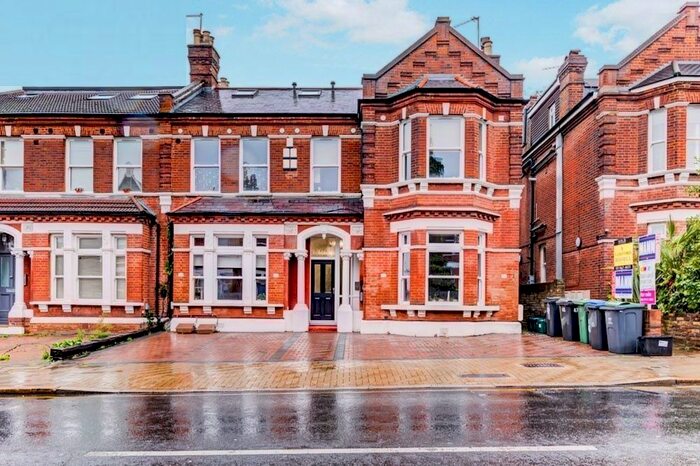 2 Bedroom Flat To Rent In Manor Road, Beckenham, BR3