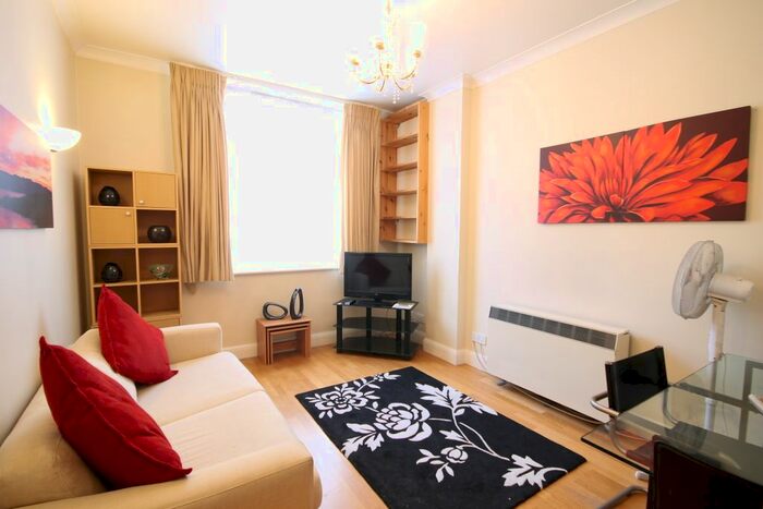 1 Bedroom Flat To Rent In North Block, County Hall Apartments, C Belvedere Road, London, SE1