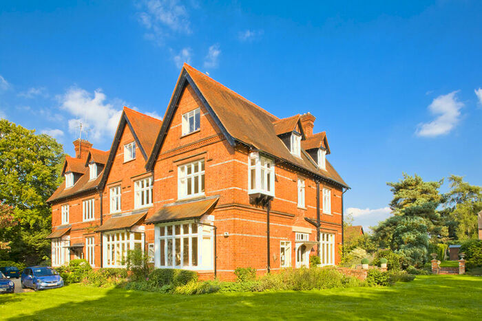 2 Bedroom Apartment To Rent In Clevemede House, Goring On Thames, RG8