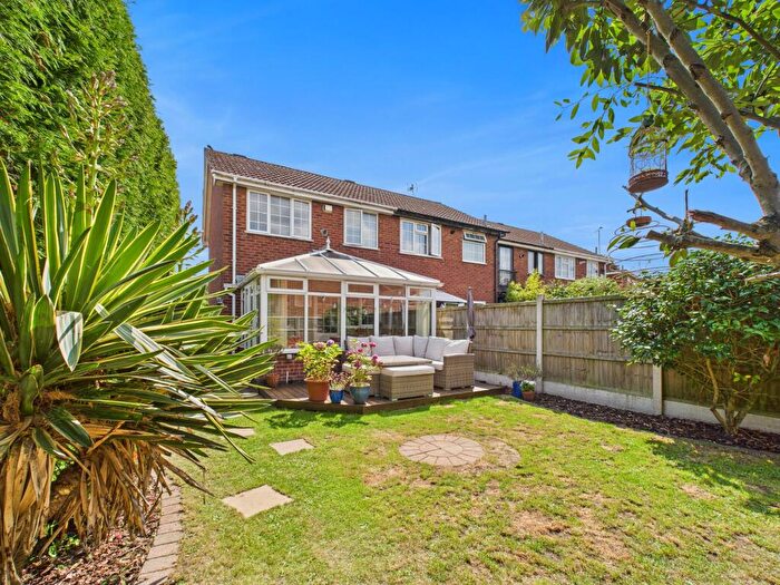 3 Bedroom Town House For Sale In Plumtree Gardens, Calverton, Nottingham, NG14