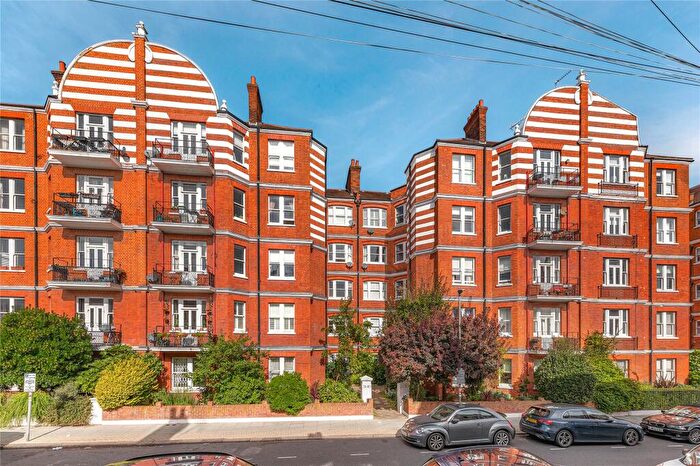 2 Bedroom Flat For Sale In Albert Palace Mansions, Lurline Gardens, London, SW11