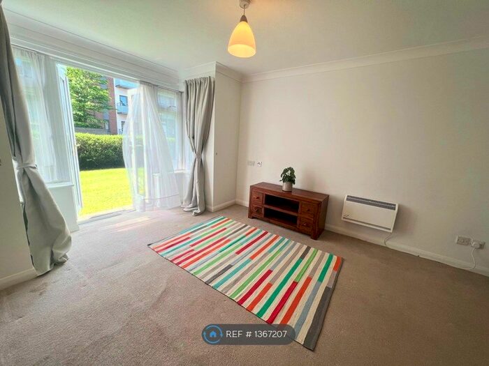 Studio To Rent In Sheridan Lodge, Bromley, BR2