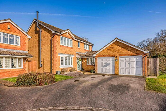 4 Bedroom Detached House For Sale In Lakeside Gardens, Havant, PO9