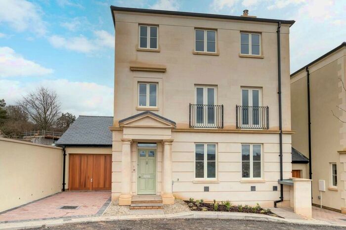 5 Bedroom House To Rent In Holburne Park, BA2