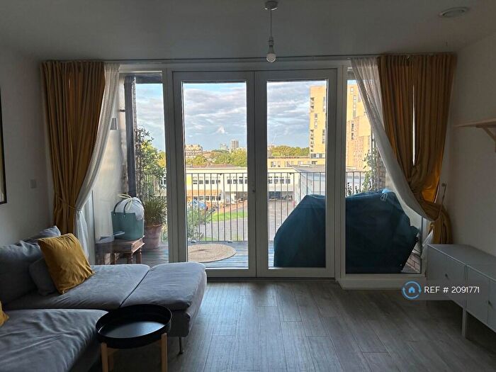 2 Bedroom Flat To Rent In Bond House, London, SE14