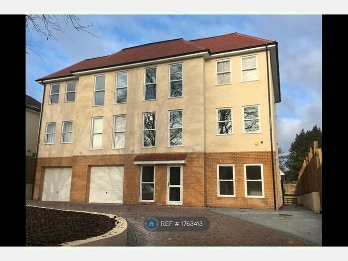3 Bedroom Flat To Rent In Lawn Road, Southampton, SO17
