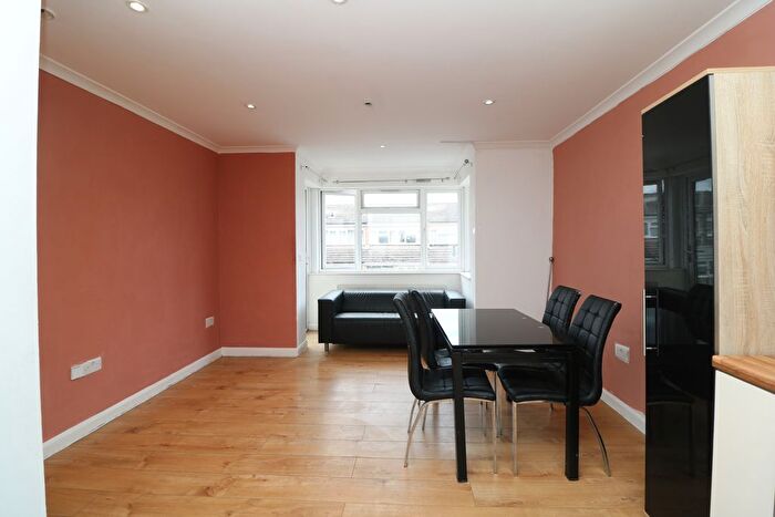 2 Bedroom Flat To Rent In Strathmore Road, Croydon, CR0