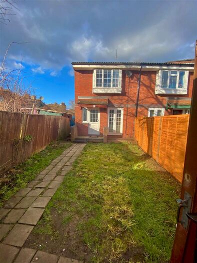 1 Bedroom Detached House To Rent In Rolvenden Place, N17