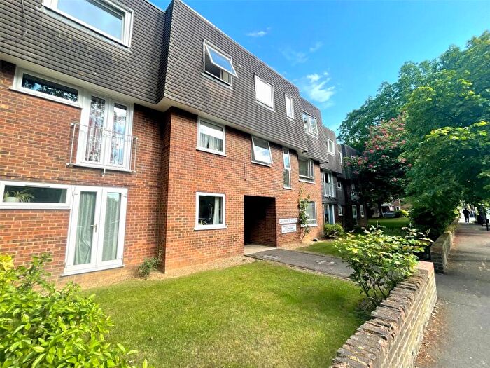 2 Bedroom Flat To Rent In Alma Road, Windsor, SL4