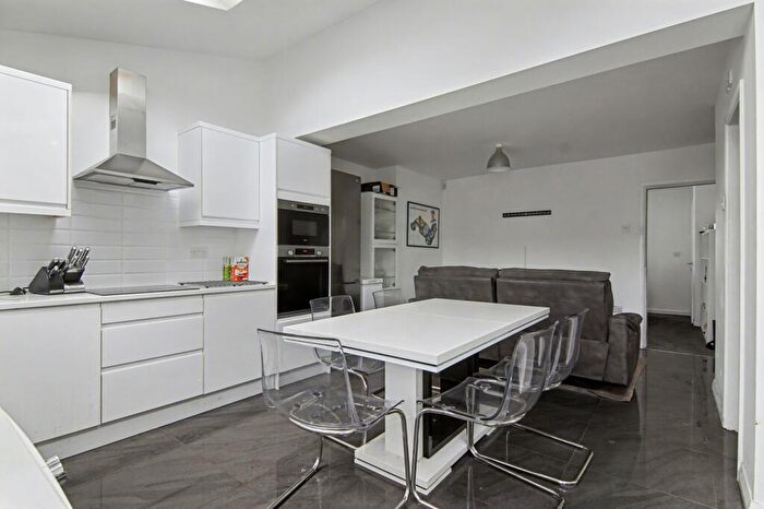 3 Bedroom Semi-Detached House For Sale In Hampton Road, Knowle, B93