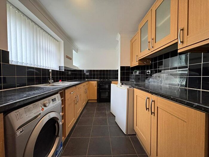 2 Bedroom Flat To Rent In East Wonford Hill, Exeter, EX1