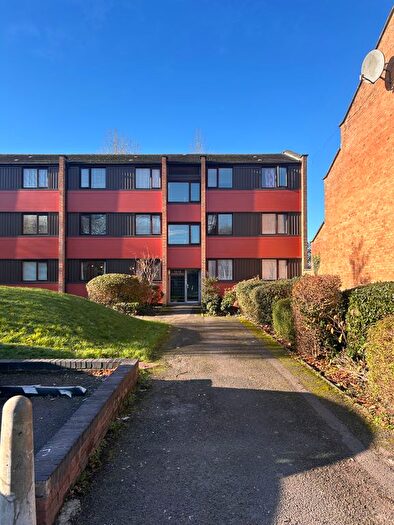 2 Bedroom Flat To Rent In College Court, Bristol, BS16