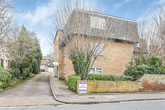 1 Bedroom Flat For Sale In Gumley Gardens, Isleworth, TW7