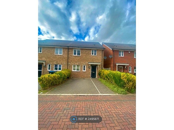 2 Bedroom Semi-Detached House To Rent In Ash Road, Chigwell, IG7