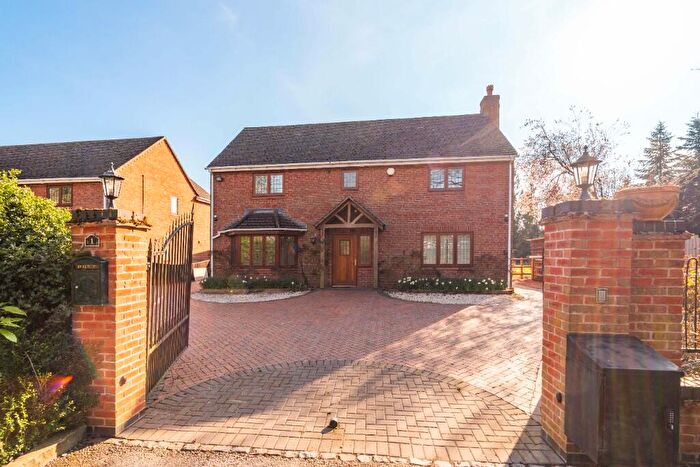 4 Bedroom Detached House For Sale In Bills Lane, Shirley, Solihull, B90