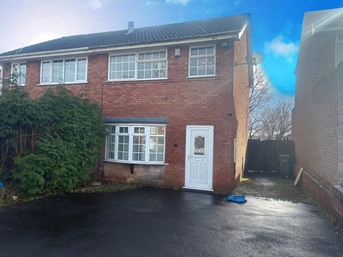 3 Bedroom Semi-Detached House To Rent In Ragees Road, Kingswinford, DY6