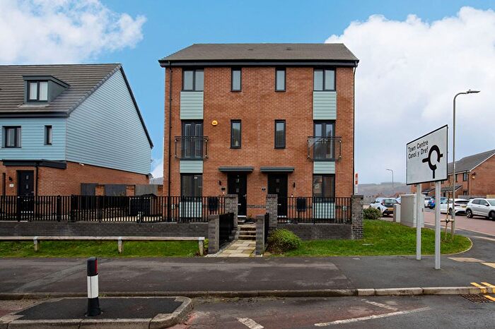 3 Bedroom Semi-Detached House For Sale In Clos Olympaidd, Port Talbot, SA12