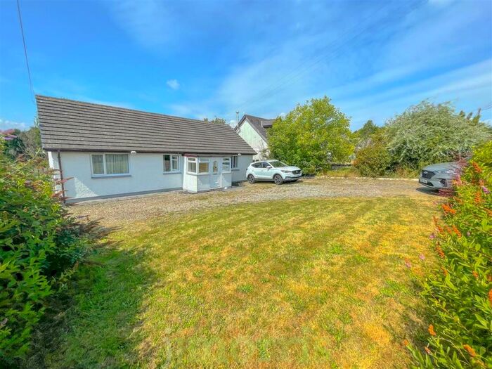 3 Bedroom Detached Bungalow For Sale In Capel Iwan, Newcastle Emlyn, SA38