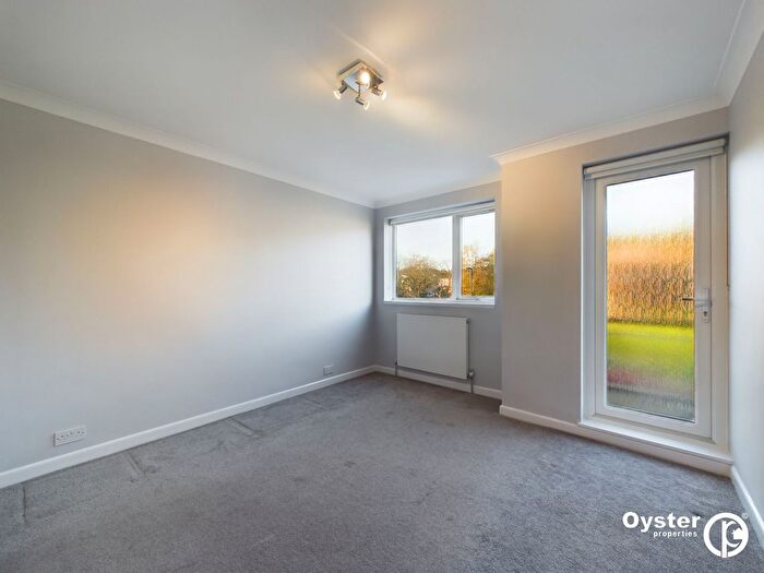 2 Bedroom Flat To Rent In Garden Court, Stanmore, HA7