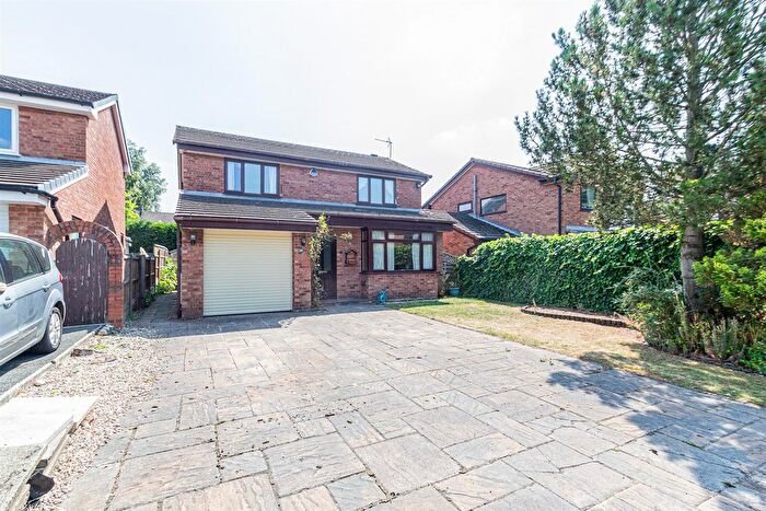 4 Bedroom Detached House For Sale In Redwood Close, Woolston, Warrington, WA1