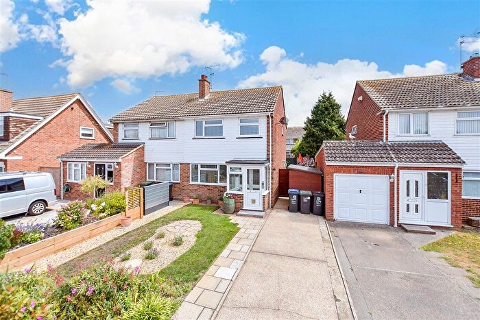 3 Bedroom Semi Detached House For Sale In The Maples, Broadstairs, Kent, CT10