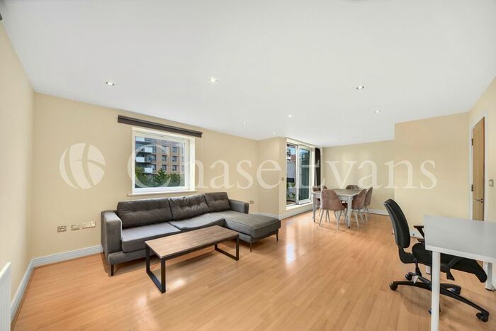 3 Bedroom Flat To Rent In Tradewinds Court, Wards Wharf Approach, Royal Docks, E16