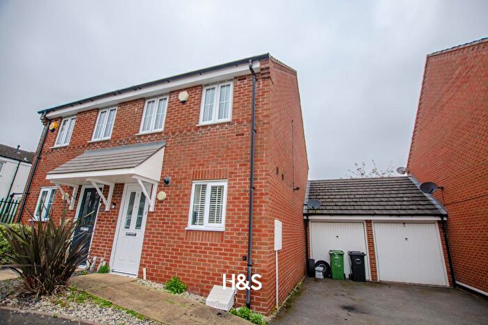 3 Bedroom Semi-Detached House To Rent In Cardiff Grove, Birmingham, B37