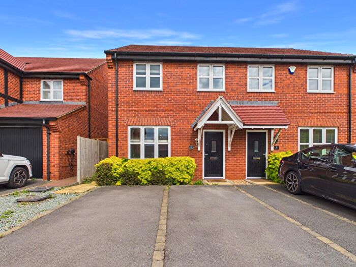 3 Bedroom Semi-Detached House To Rent In Statham Close, Mickleover, DE3