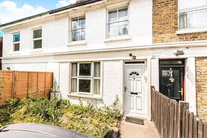 4 Bedroom Property To Rent In Ebor Cottages, Putney, SW15