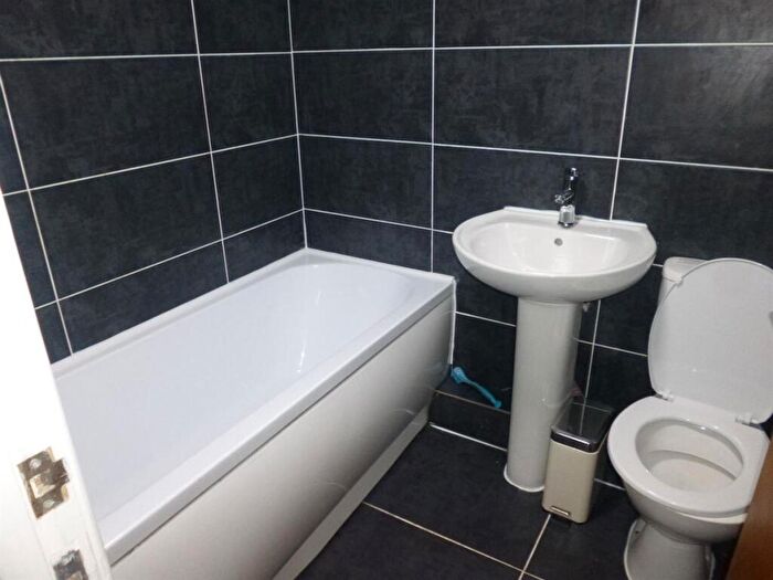 10 Bedroom House To Rent In Amherst Road, Manchester, M14