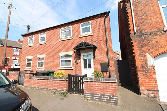 3 Bedroom Semi Detached House To Rent In Frederick Street, Swadlincote, Woodville, DE11