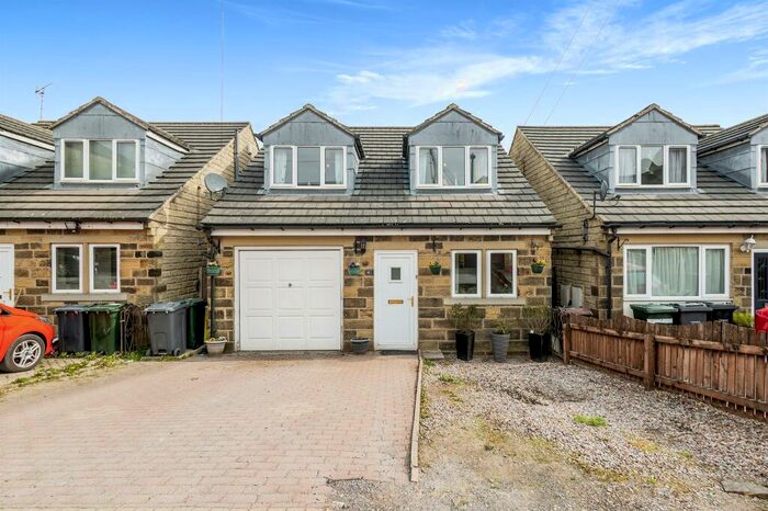 4 Bedroom Detached House For Sale In Mount View, Oakworth, Keighley, BD22