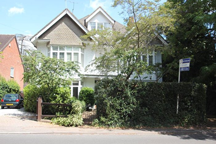 2 Bedroom Flat To Rent In Woking, Surrey, GU22
