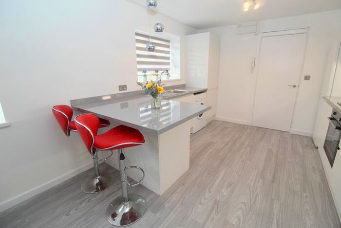 1 Bedroom Flat To Rent In Connaught Road, Roath, Cardiff, CF24