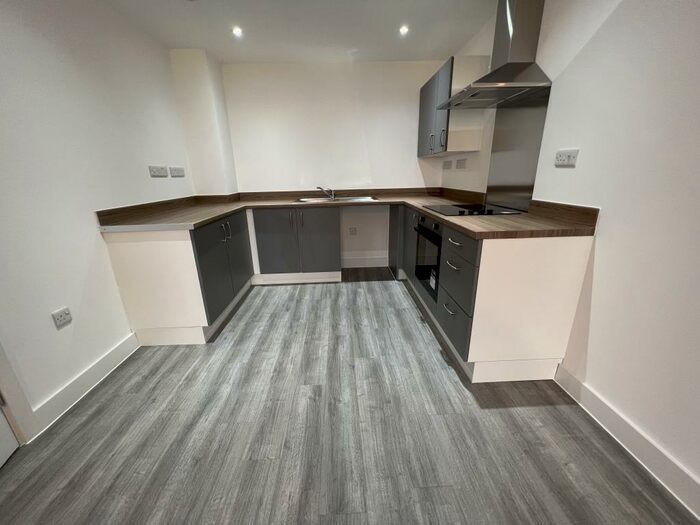 1 Bedroom Flat To Rent In Newton Road, Yeovil, BA20