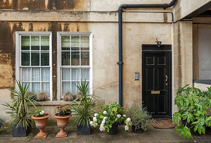 2 Bedroom Flat To Rent In Bathwick Street, Bath, Somerset, BA2