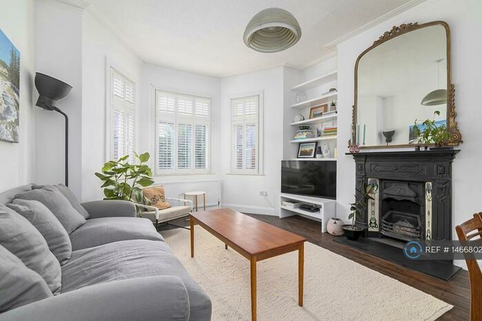 3 Bedroom Flat To Rent In Forburg Road, London, N16