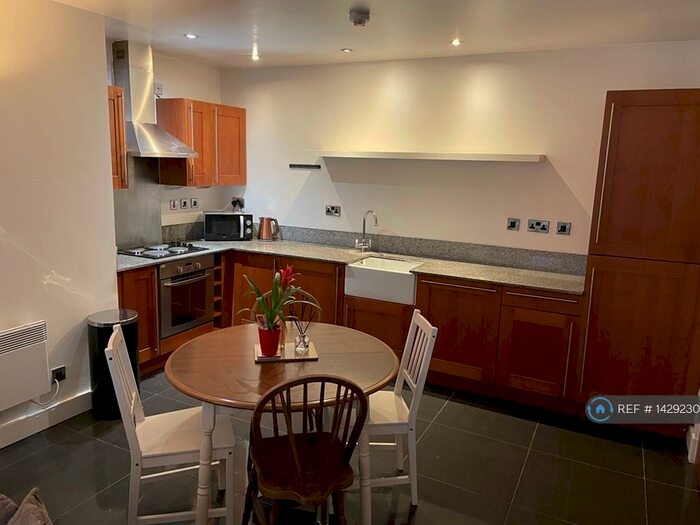 2 Bedroom Flat To Rent In Isaac Way, Manchester, M4