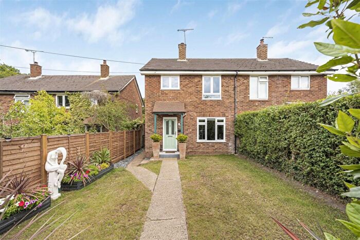 3 Bedroom Semi-Detached House For Sale In Fanshaws Lane, Brickendon, Hertford, SG13