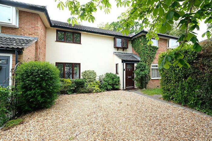 3 Bedroom Terraced House For Sale In Moss Drive, Marchwood, SO40