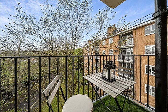 4 Bedroom Flat For Sale In Sydenham Hill, Sydenham, London, SE26