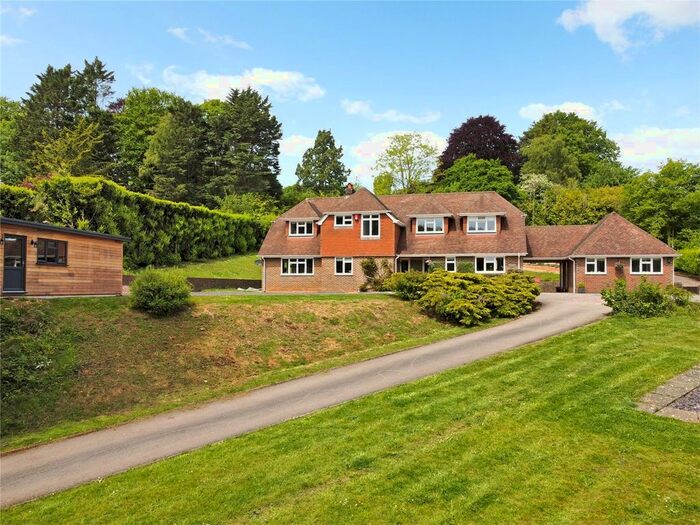 5 Bedroom Detached House For Sale In Wellhouse Road, Beech, Alton, Hampshire, GU34