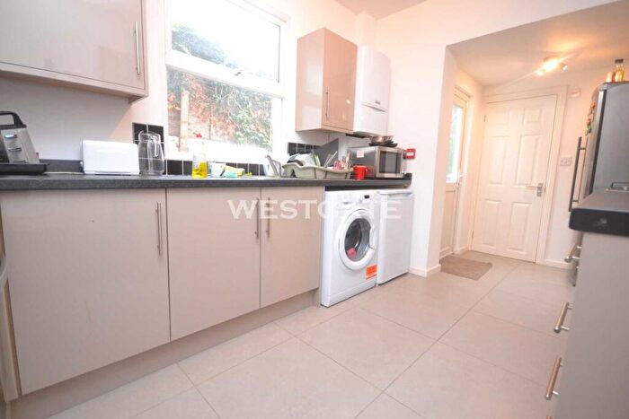 6 Bedroom Terraced House To Rent In Sidmouth Street, Reading, RG1