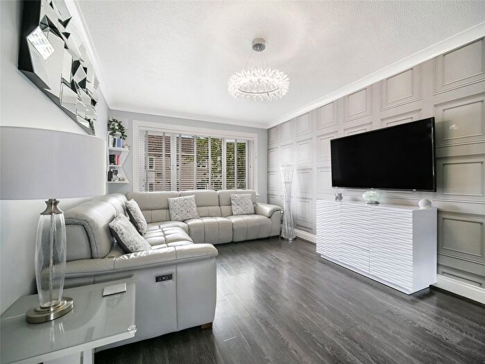 3 Bedroom Flat For Sale In Harris Road, Summerston, Glasgow, G23