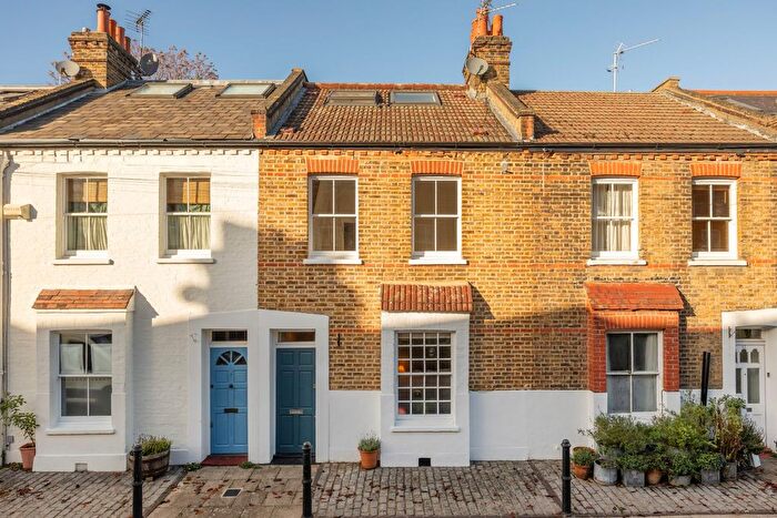2 Bedroom Flat For Sale In Quill Lane, West Putney, SW15