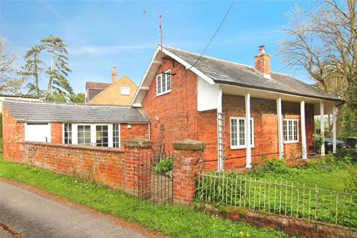 2 Bedroom Detached House To Rent In High Street, Lois Weedon, Towcester, NN12