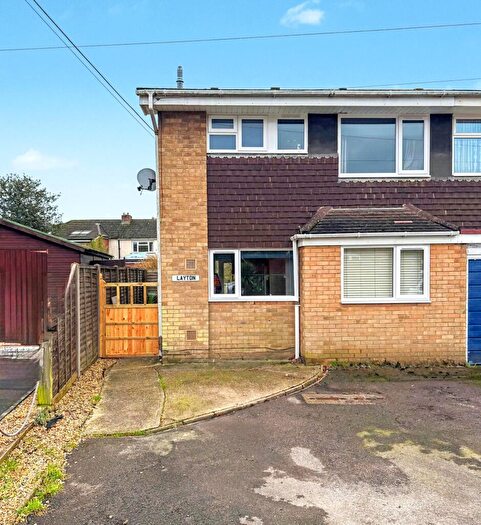 3 Bedroom Semi Detached House For Sale In Portsmouth Road, Bursledon, SO31