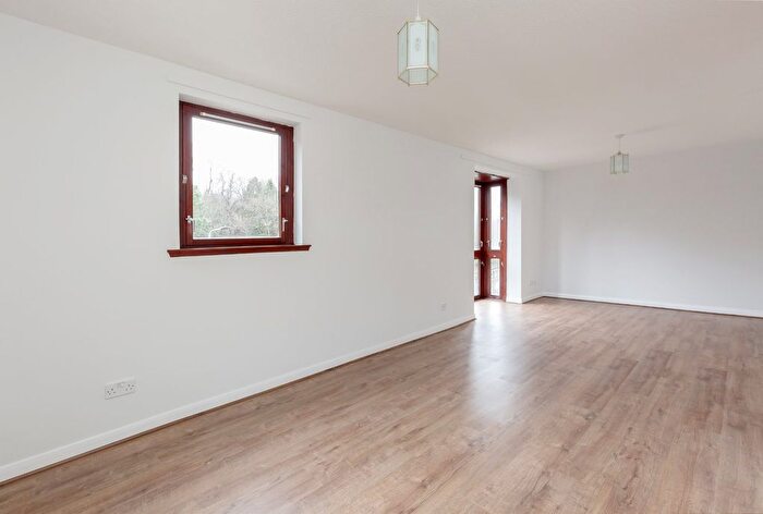 2 Bedroom Flat To Rent In Warriston Road, Edinburgh, EH7